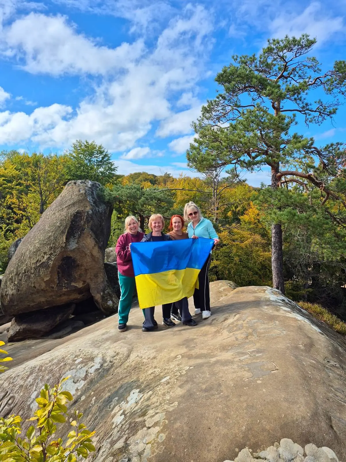 Панорама зі скель Тустані